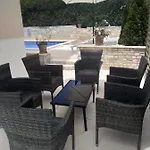 מלון דירות Gregovica 3*