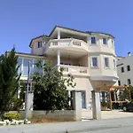 מלון דירות Gregovica