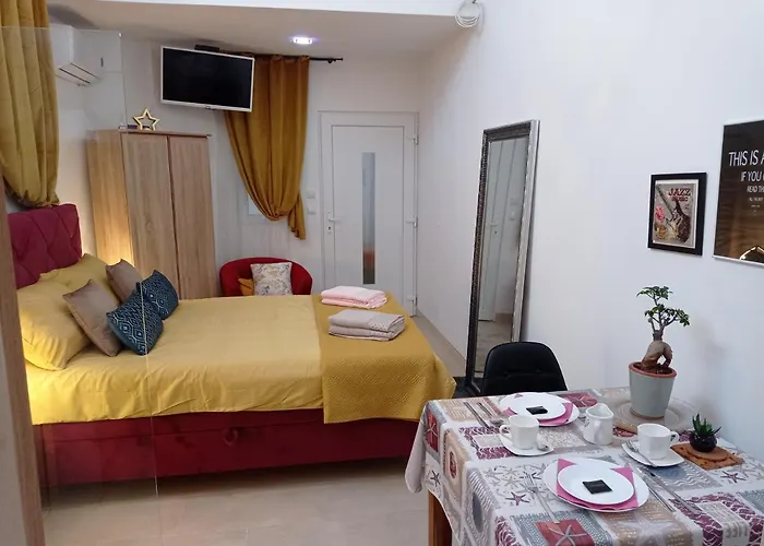 Gregovica Aparthotel 3*