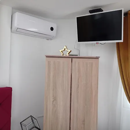 Gregovica 公寓式酒店 3*